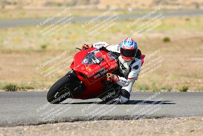 media/Oct-15-2023-TrackXperience (Sun) [[85198ff50b]]/Group 3/session 2 turn 11/
